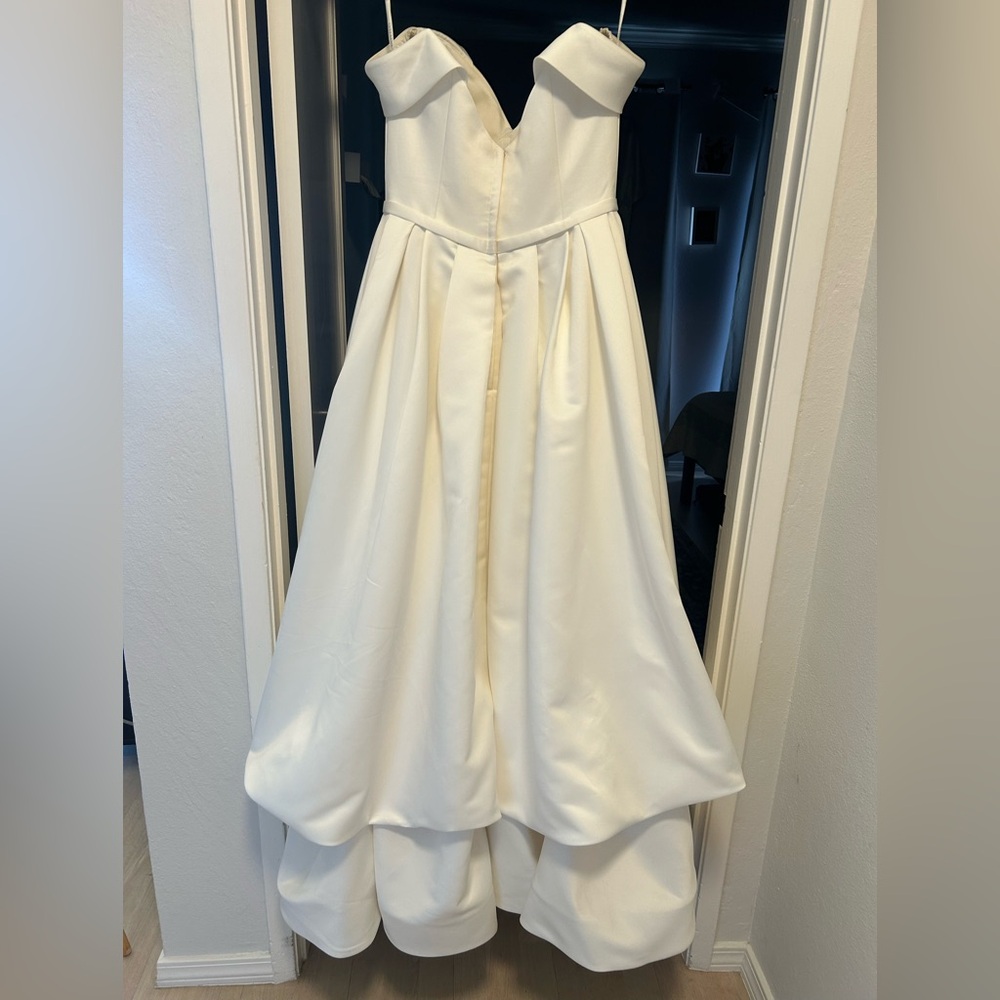 David's Bridal Elegant Cream Wedding Dress STYLE# WG3979 - Picture 2 of 9